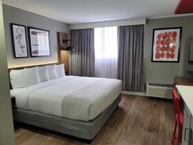 Hawthorn Extended Stay by Wyndham Wichita Airport