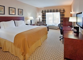 Holiday Inn Express Hotel & Suites Wichita Airport