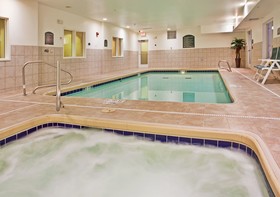 Holiday Inn Express Hotel & Suites Wichita Airport