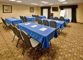 Holiday Inn Express Hotel & Suites Wichita Airport