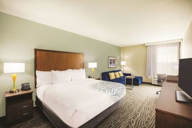 La Quinta Inn & Suites by Wyndham Wichita Northeast