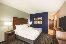 La Quinta Inn & Suites by Wyndham Wichita Northeast