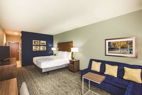 La Quinta Inn & Suites by Wyndham Wichita Northeast