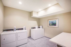 La Quinta Inn & Suites by Wyndham Wichita Northeast