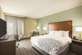 La Quinta Inn & Suites by Wyndham Wichita Northeast
