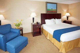 Holiday Inn Express Hotel & Suites Cincinnati SE Newport