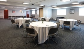 Holiday Inn Express Hotel & Suites Cincinnati SE Newport