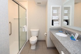 Holiday Inn Express Hotel & Suites Cincinnati SE Newport