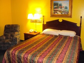 Country Hearth Inn & Suites Bowling Green