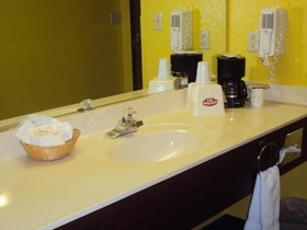 Country Hearth Inn & Suites Bowling Green