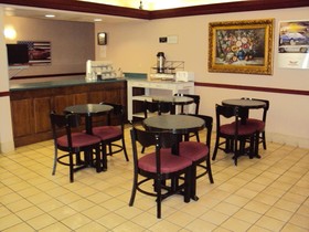 Country Hearth Inn & Suites Bowling Green