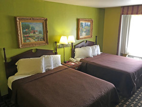 Country Hearth Inn & Suites Bowling Green