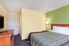 Days Inn by Wyndham Bowling Green