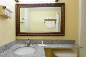 Days Inn by Wyndham Bowling Green