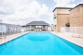 Days Inn by Wyndham Bowling Green