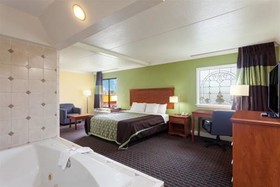 Days Inn by Wyndham Bowling Green