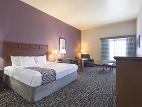 La Quinta Inn & Suites by Wyndham Bowling Green