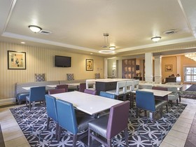 La Quinta Inn & Suites by Wyndham Bowling Green