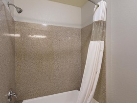 La Quinta Inn & Suites by Wyndham Bowling Green