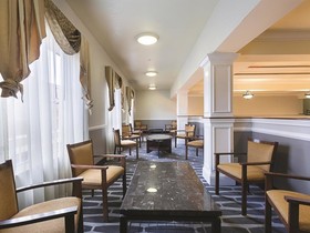 La Quinta Inn & Suites by Wyndham Bowling Green