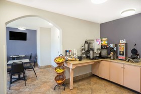 Microtel Inn & Suites by Wyndham Bowling Green