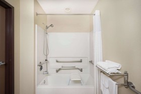 Microtel Inn & Suites by Wyndham Bowling Green