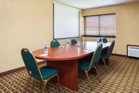 Ramada by Wyndham Bowling Green