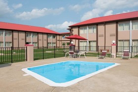 Ramada by Wyndham Bowling Green