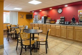 Ramada by Wyndham Bowling Green