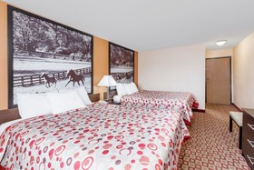 Super 8 by Wyndham Bowling Green South