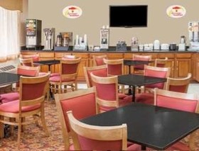 Super 8 by Wyndham Bowling Green South