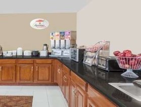 Super 8 by Wyndham Bowling Green South