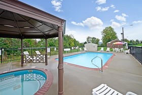 Super 8 by Wyndham Cave City