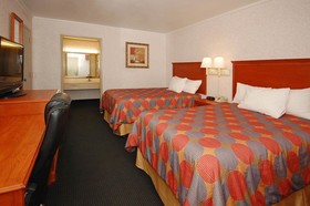 Super 8 by Wyndham Cave City