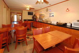 Super 8 by Wyndham Cave City