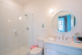 The Pickle Factory Hotel By Neat Suites