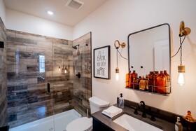 The Pickle Factory Hotel By Neat Suites