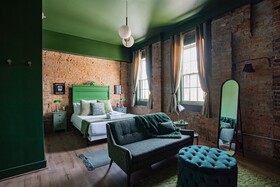 The Pickle Factory Hotel By Neat Suites