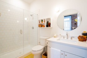 The Pickle Factory Hotel By Neat Suites