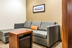 Comfort Suites