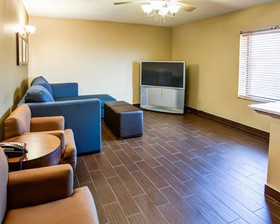 Comfort Suites