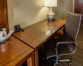 Comfort Suites