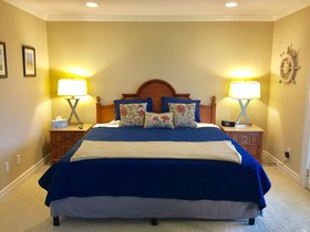 The B & B at Queenslake