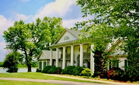 The B & B at Queenslake