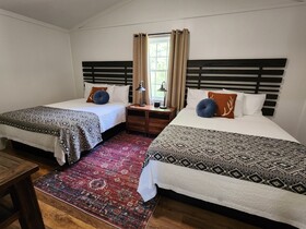 The Lakehouse Inn at Sledd Creek