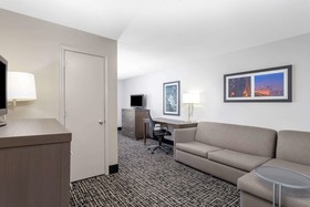 La Quinta Inn & Suites by Wyndham Hopkinsville