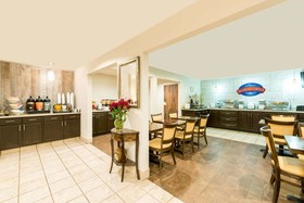 Baymont by Windham Louisville East