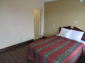 Budgetel Inn And Suites Louisville