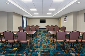 Candlewood Suites Louisville - NE Downtown Area
