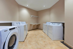 Candlewood Suites Louisville - NE Downtown Area